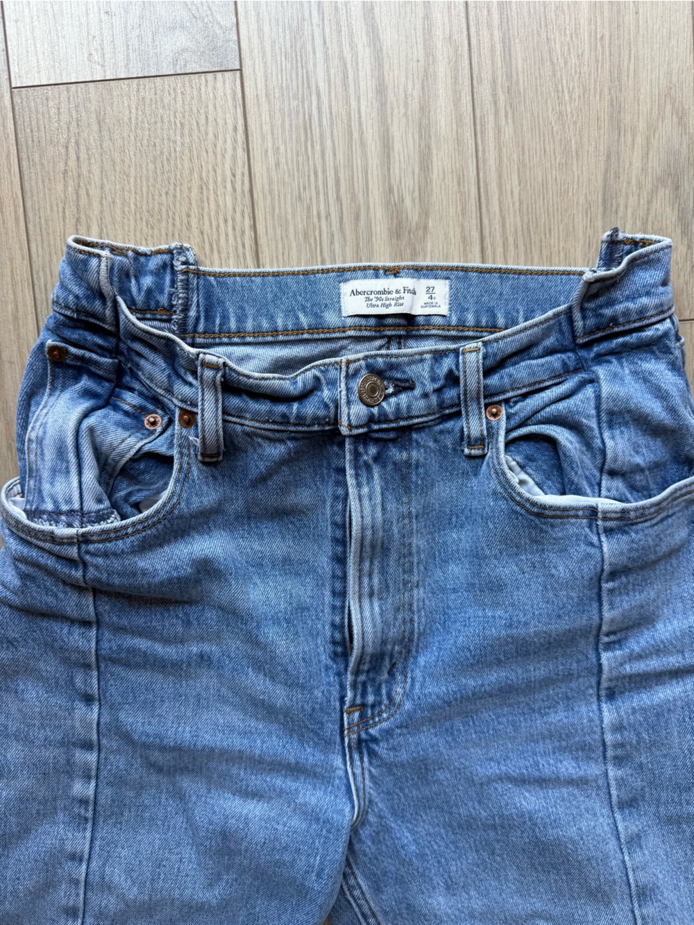 Abercrombie & Fitch Light Blue Boyfriend Jeans Vintage High Waist Style